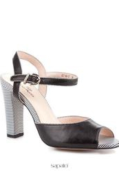 купить Босоножки на толстом каблуке Dino Ricci 227-56-17, черного цвета фото Босоножки на толстом каблуке Dino Ricci 227-56-17, черного цвета